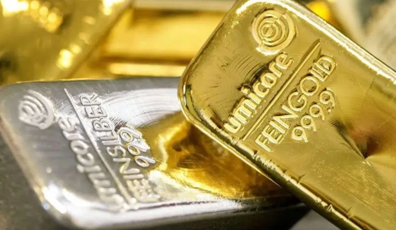 Oro alcanza máximo de seis semanas y la plata marca un nuevo récord histórico