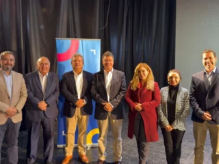 107 estudiantes de Casablanca completaron formación técnica para la industria minera tras una tercera versión del “Programa de Formación Temprana FLS”