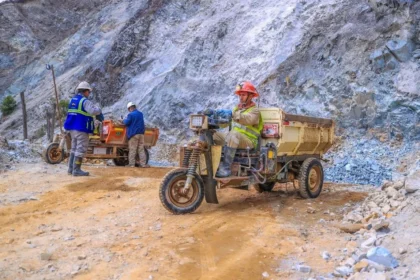 Perú: Pan American Silver impulsa la formalización de mineros artesanales en Perú para frenar el avance del oro ilegal
