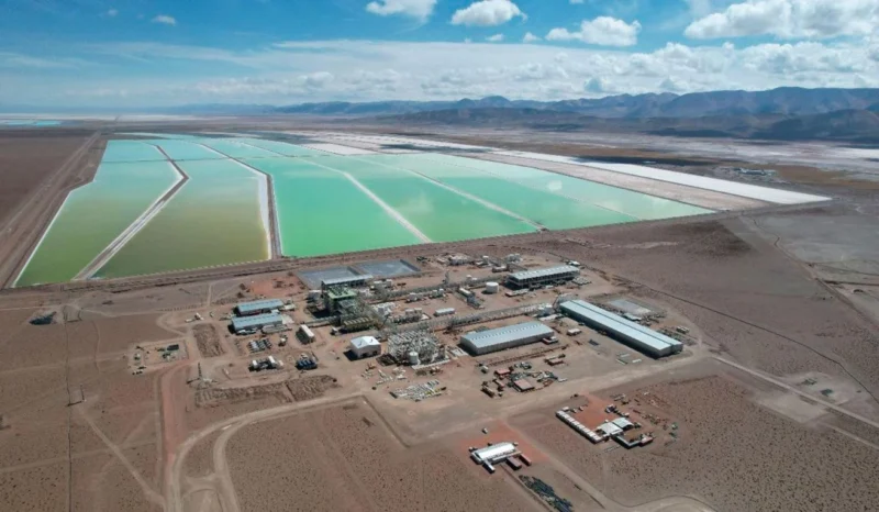 Especialistas alertan rezago de Chile frente al avance argentino en la industria del litio