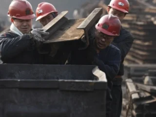 China prevé primera caída anual en demanda de carbón desde 2017 en medio de ajuste industrial