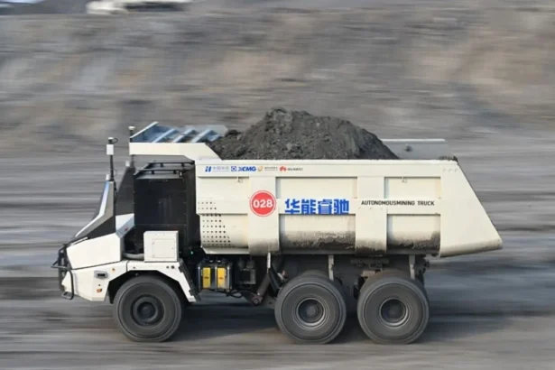 China ensaya flota minera autónoma 5G en la que sería la faena más alta del planeta