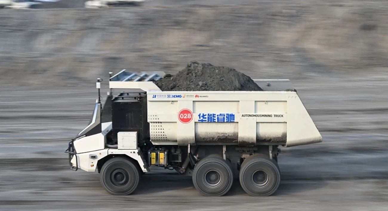 China ensaya flota minera autónoma 5G en la que sería la faena más alta del planeta