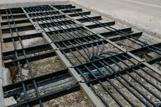 EE.UU. prueba la primera autopista capaz de cargar camiones eléctricos mientras avanzan