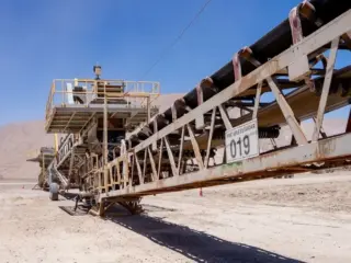 Lomas Bayas acelera su modernización tecnológica con renovación de PLC en correas portables