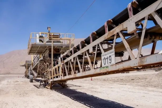 Lomas Bayas acelera su modernización tecnológica con renovación de PLC en correas portables