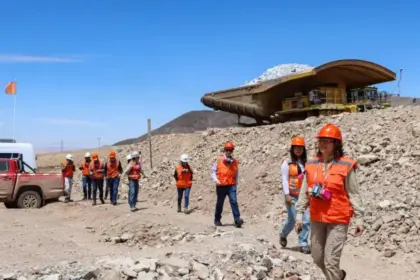 ARMMIC 2025: Visita a Ministro Hales refuerza vínculo entre academia e industria minera