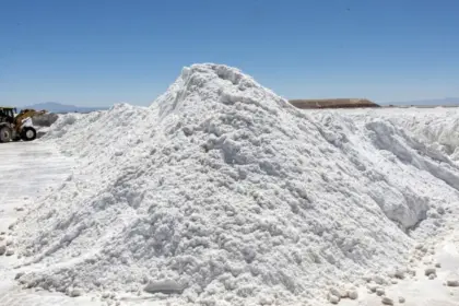 El litio cierra 2025 con un repunte superior al 50% y reabre expectativas de recuperación del mercado