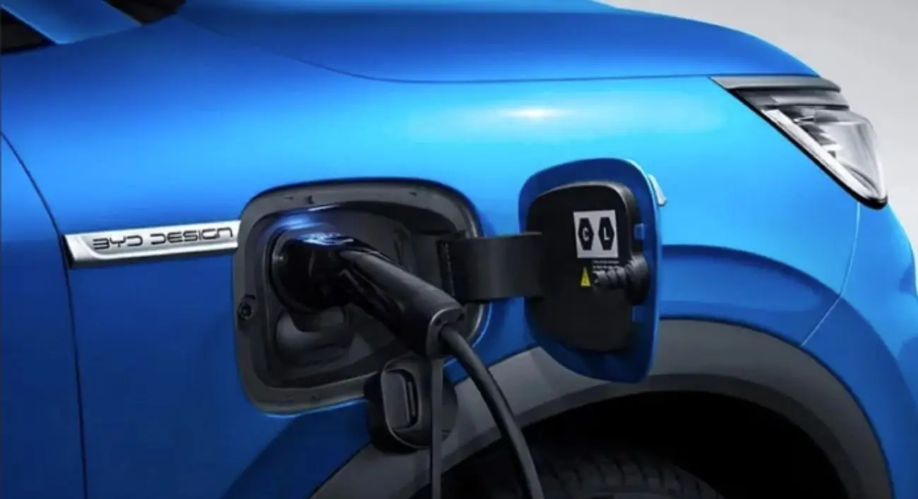 Electromovilidad: la pick-up de “300 km” que Codelco prueba en Ministro Hales y el paso que falta para escalarla