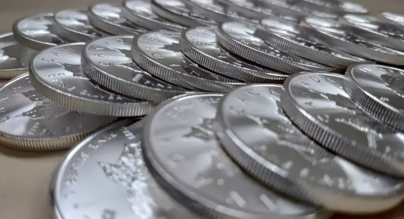 La plata corona un año excepcional con un salto histórico y refuerza su atractivo como activo estratégico