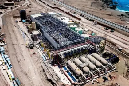 Planta desaladora del Distrito Norte entra en su fase decisiva con más de 90% de avance