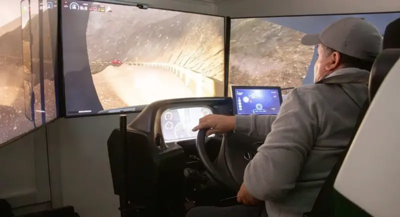 División El Teniente incorpora simulador de conducción para reforzar la seguridad en rutas mineras