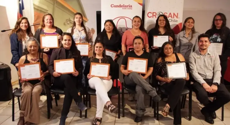 Con apoyo del Distrito Candelaria: 43 vecinas y vecinos de Caldera certificaron cursos de grúa horquilla y licencia de conducir clase B