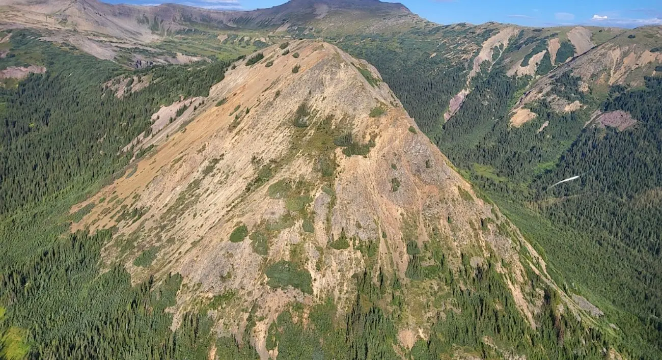 Teck suma presencia en exploración canadiense y se incorpora como segundo accionista estratégico de Metal Energy Teck suma presencia en exploración canadiense y se incorpora como segundo accionista estratégico de Metal Energy