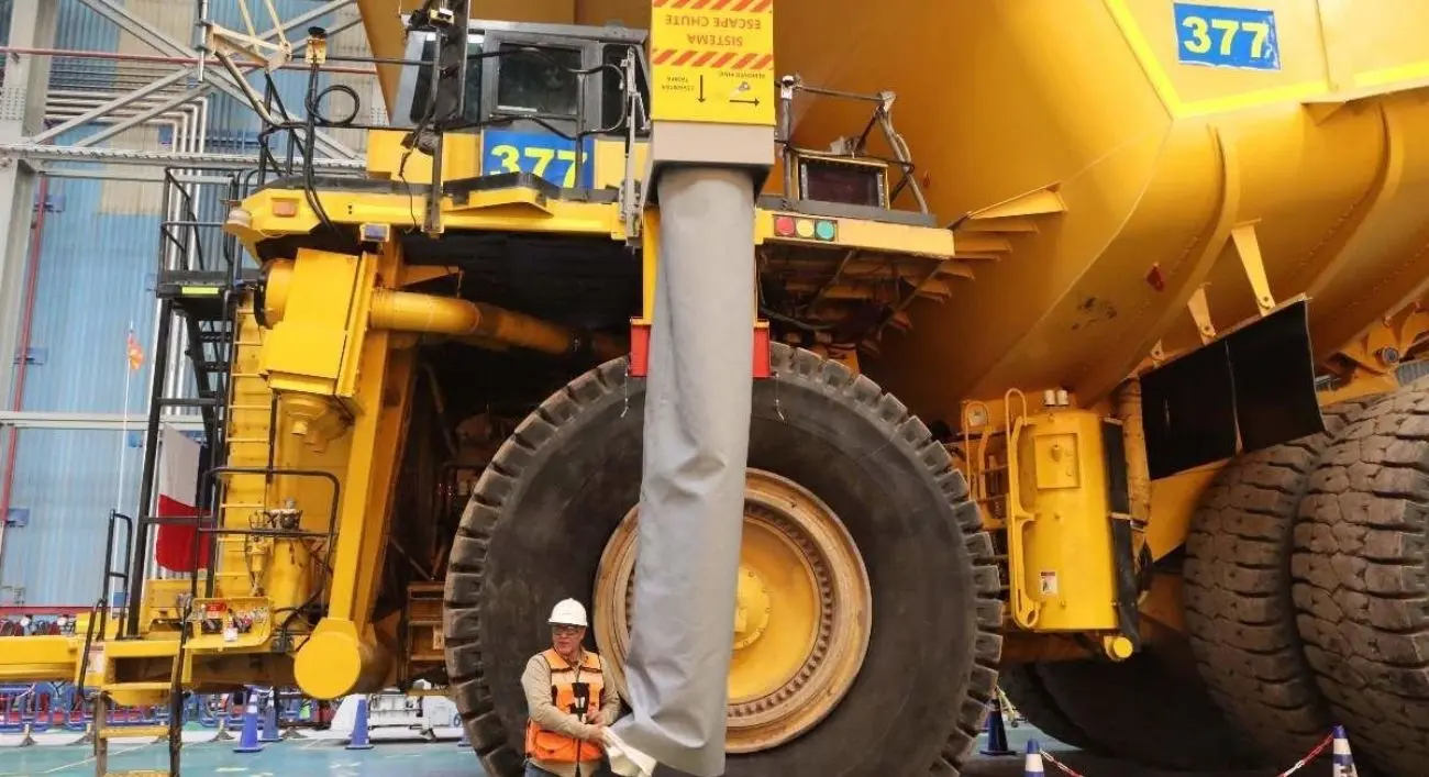 CODELCO informa sobre incendio de CAEX ocurrido durante la noche en DIVISIÓN MINISTRO HALES