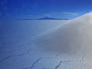 Precio del litio sube 13% impulsado por mayor demanda y incertidumbre en oferta