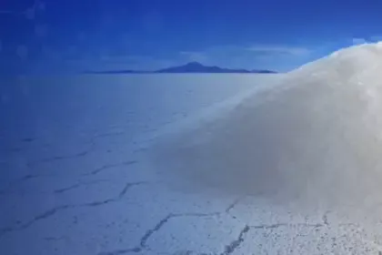 Precio del litio sube 13% impulsado por mayor demanda y incertidumbre en oferta