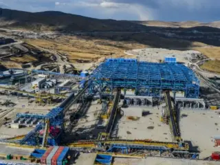 Inversión minera en Perú alcanzaría US$ 6.400 millones en 2026 impulsada por nuevos proyectos y altos precios