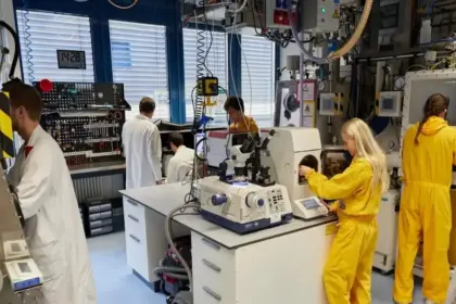 Nuevo combustible de uranio poco enriquecido marca un hito para la reconversión del reactor FRM II en Alemania