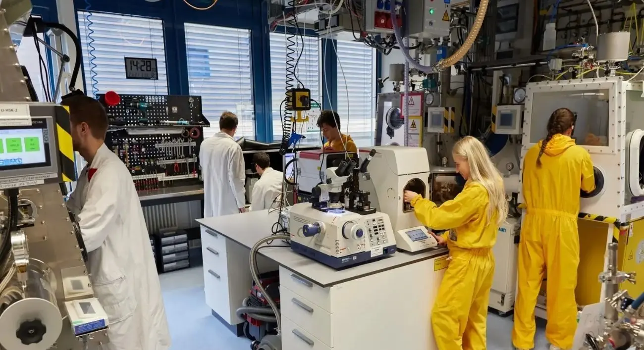 Nuevo combustible de uranio poco enriquecido marca un hito para la reconversión del reactor FRM II en Alemania