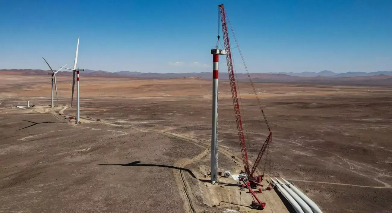 Colbún obtiene aprobación ambiental para parque eólico Junquillos y proyecta inicio de obras en 2026