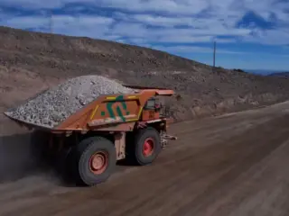 Trama bielorrusa: millonario juicio entre Codelco y Movitec se enreda por designación de nuevo árbitro