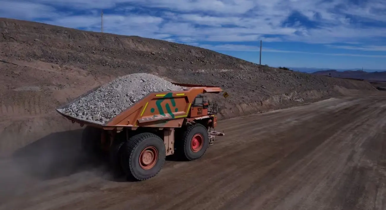 Trama bielorrusa: millonario juicio entre Codelco y Movitec se enreda por designación de nuevo árbitro Trama bielorrusa: millonario juicio entre Codelco y Movitec se enreda por designación de nuevo árbitro