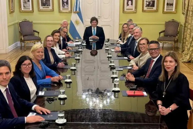 Milei refuerza su estrategia minera y respalda millonaria inversión de Rio Tinto en litio argentino