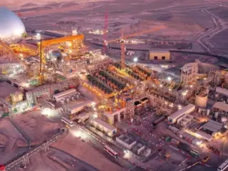 Escondida produce en 2025 por primera vez más cobre que Codelco