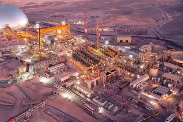 Escondida produce en 2025 por primera vez más cobre que Codelco