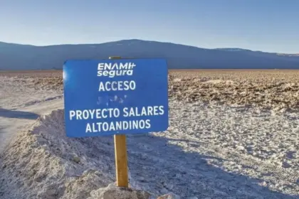 Salares Altoandinos: el Estado entrega a ENAMI concesión clave para el mayor proyecto greenfield de litio en Chile
