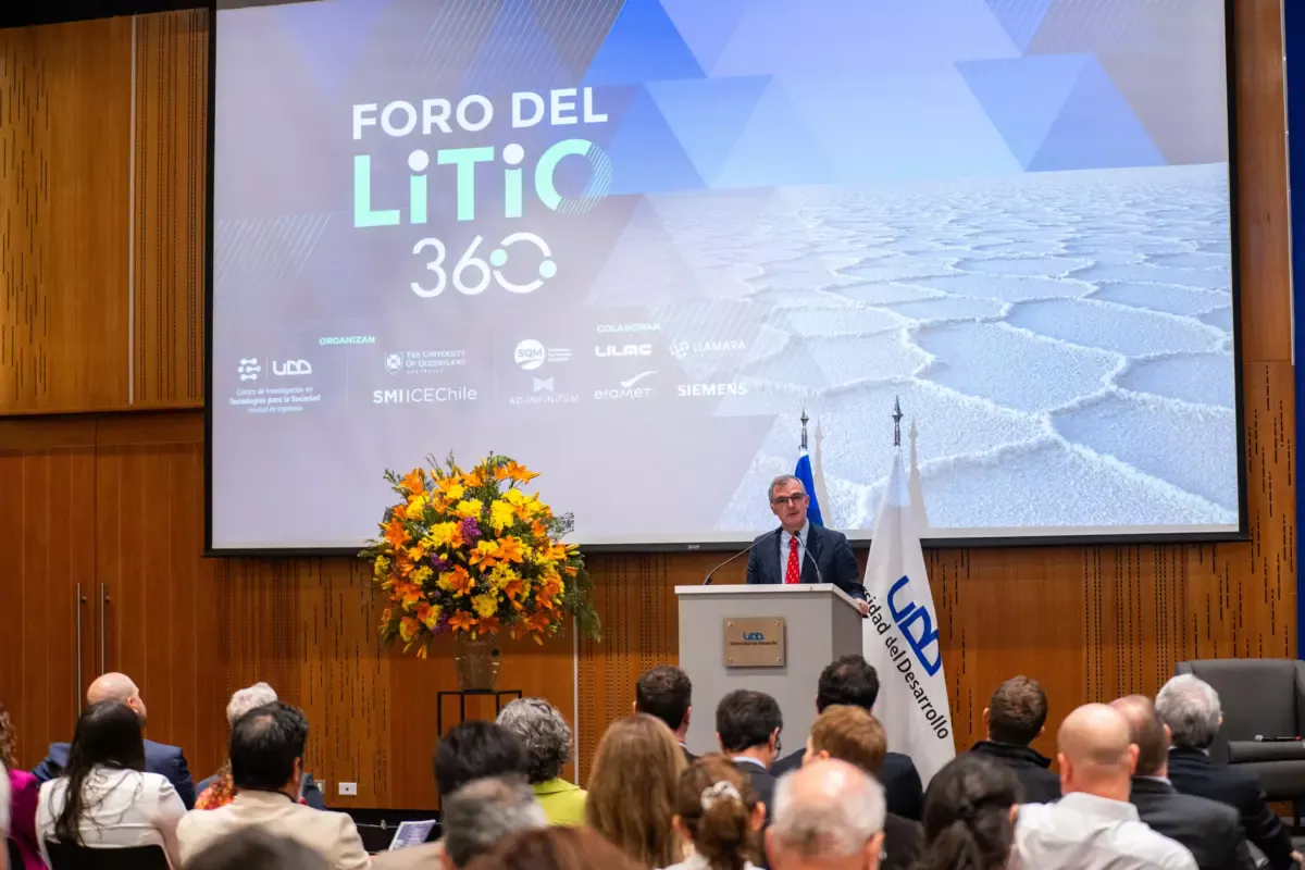 Expertos destacan el rol de Chile en la transición energética y elevan desafíos de la Estrategia Nacional del Litio