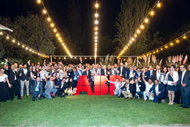 ABB en Chile celebra a sus distribuidores y proyecta metas para 2026