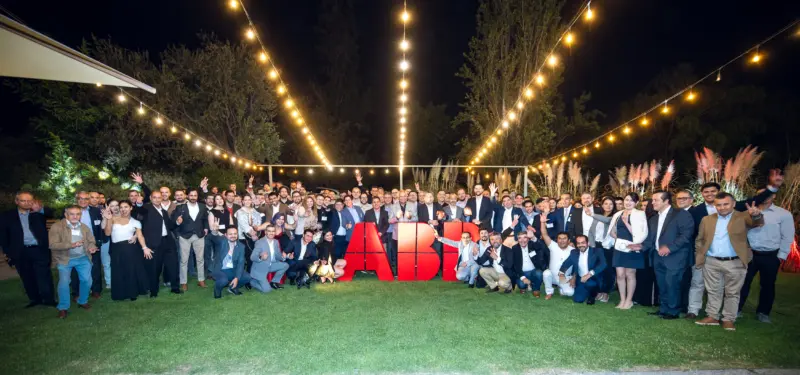ABB en Chile celebra a sus distribuidores y proyecta metas para 2026