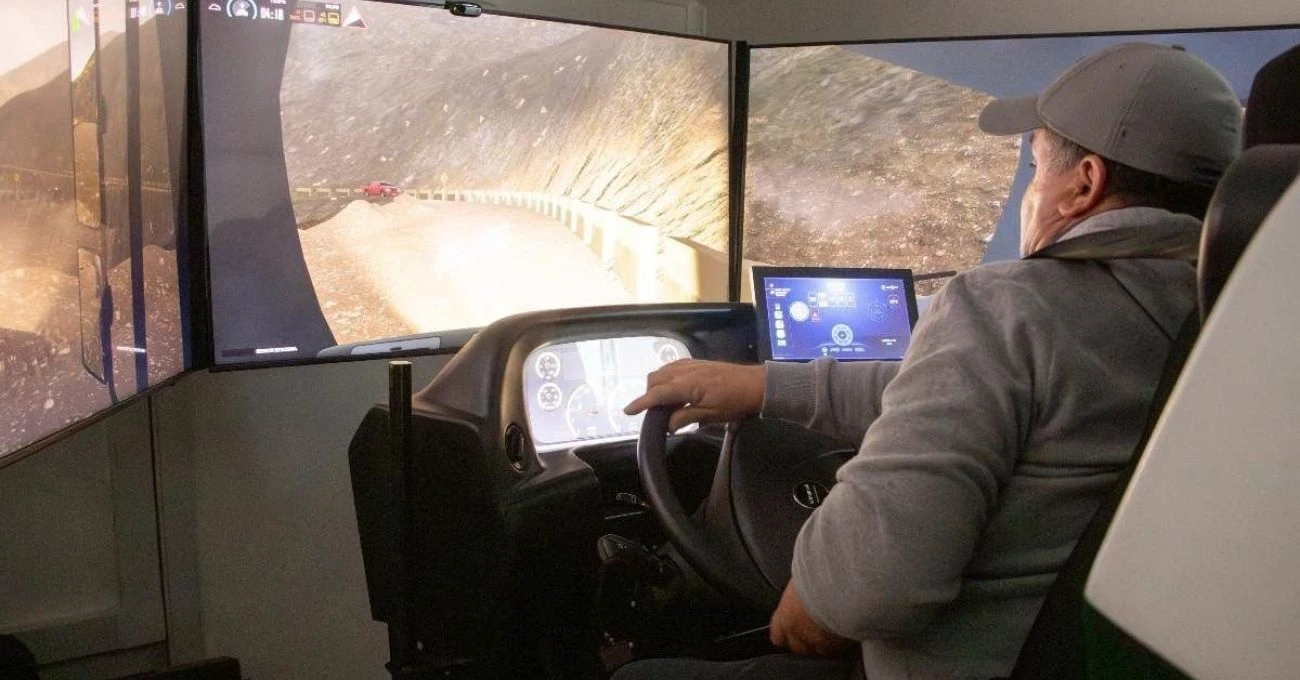 Codelco El Teniente inaugura innovador simulador para conductores en faenas mineras