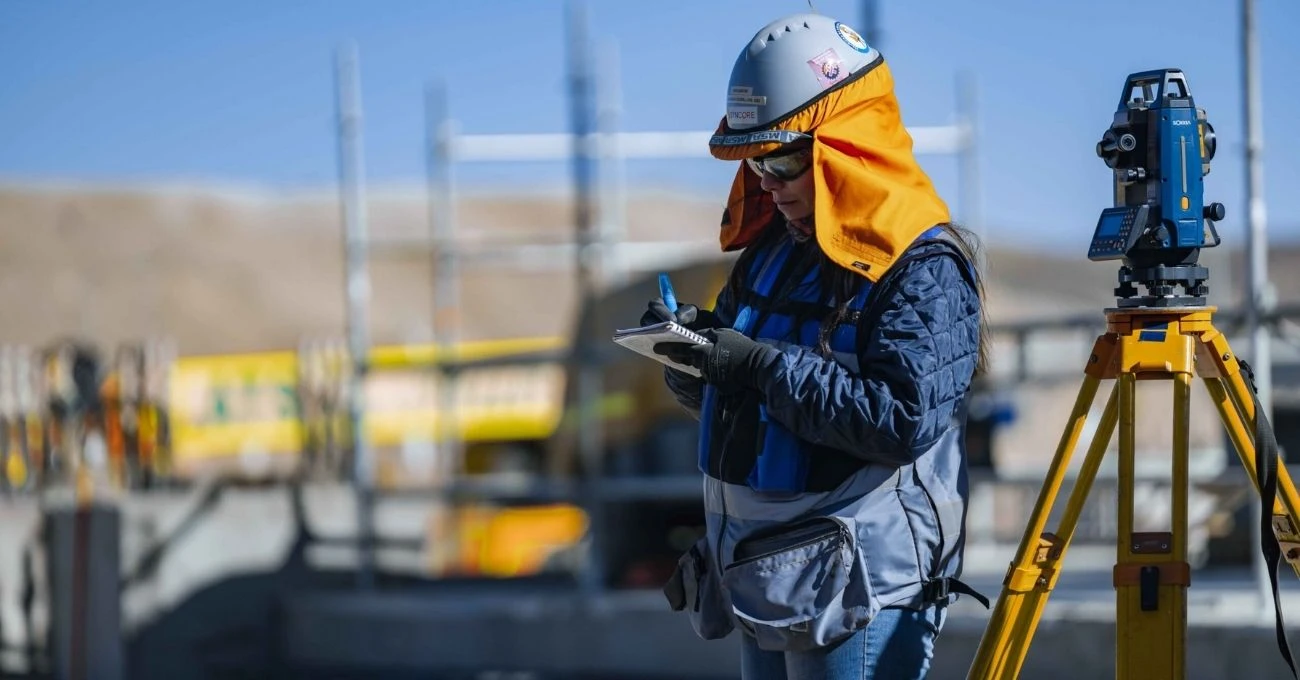 Syncore abre vacantes para minería y obras en Antofagasta y Santiago