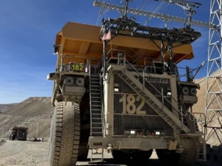 Collahuasi lidera en minería sustentable con su revolucionario sistema Trolley Assist