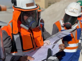Codelco abre 12 vacantes para técnicos y profesionales en distintas divisisiones