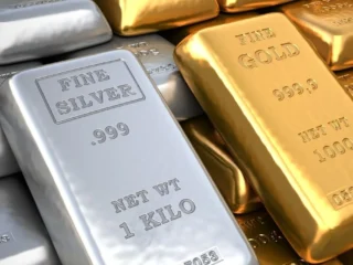 Oro y plata alcanzan máximos históricos impulsados por recorte de tasas Oro y plata alcanzan máximos históricos impulsados por recorte de tasas