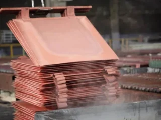 Mercuria retira 50 mil toneladas de cobre y presiona precios globales