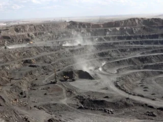 Estados Unidos acelera inversiones en minerales críticos para enfrentar dominio chino