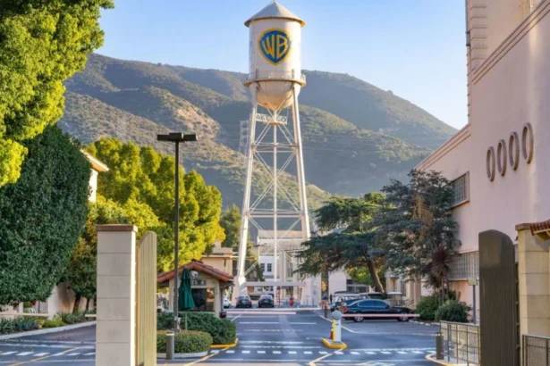 Netflix cierra acuerdo para quedarse con Warner Bros. Discovery y HBO