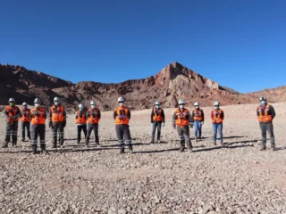 Minería chilena duplica su fuerza laboral y avanza en tecnología y diversidad
