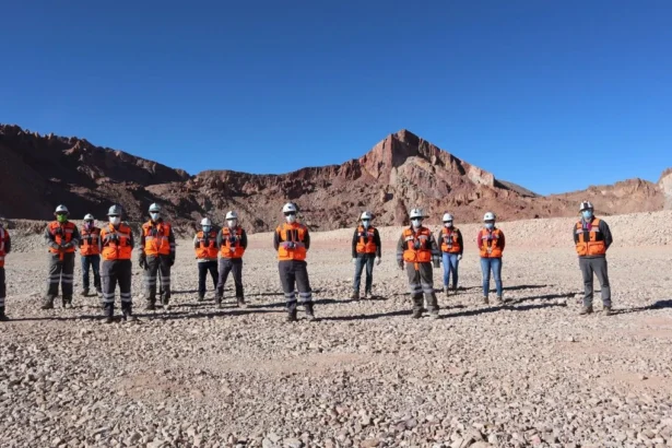 Minería chilena duplica su fuerza laboral y avanza en tecnología y diversidad