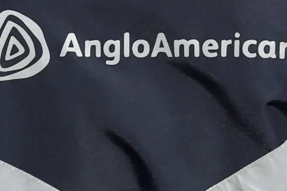 Anglo American retira propuesta de bonos para ejecutivos en plena fusión clave