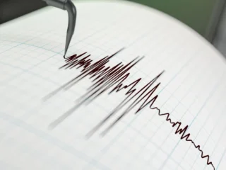 Terremoto de magnitud 7,6 se registra en Japón: SHOA se encuentra evaluando amenaza de tsunami para las costas de Chile