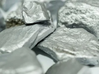 Producción de plata se dispara: Chile acecha el sexto lugar mundial