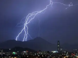Lluvia y tormentas eléctricas en la RM: definen cuándo volverían las precipitaciones a Santiago