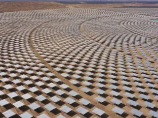 Instalaron paneles solares en desierto de China y crearon impensado microclima