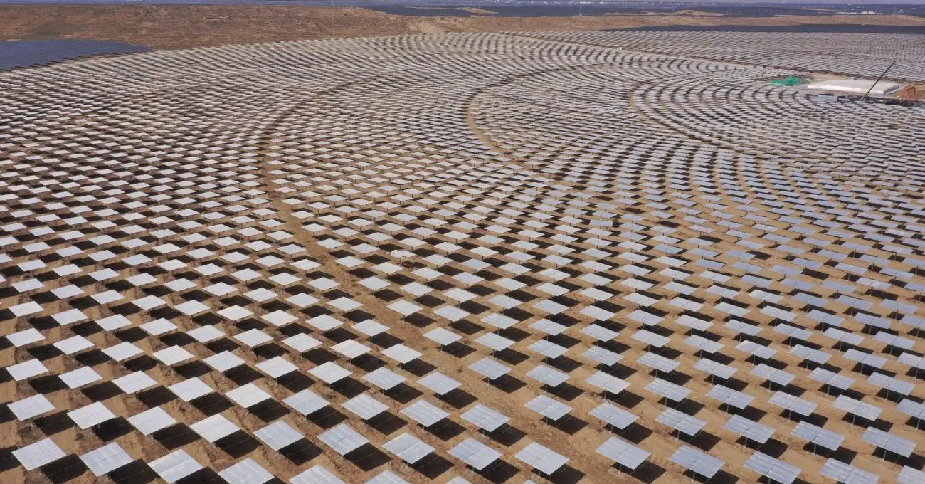 Instalaron paneles solares en desierto de China y crearon impensado microclima